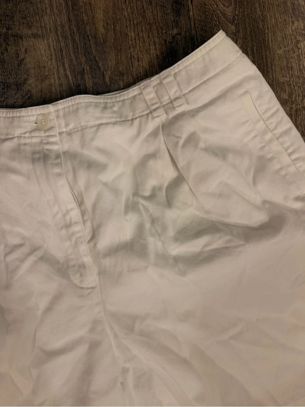 Liz Claiborne Lizsport White Pleated High Rise Shorts 16